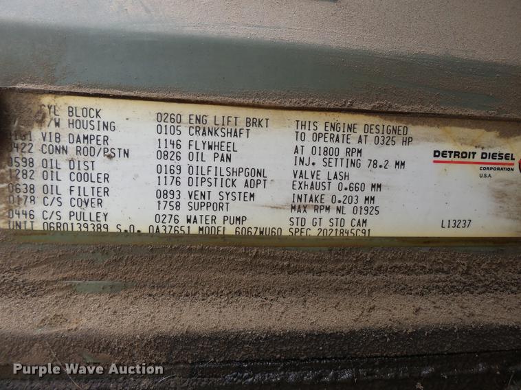 image for item DB7013 1994 International 9400 truck cab and chassis