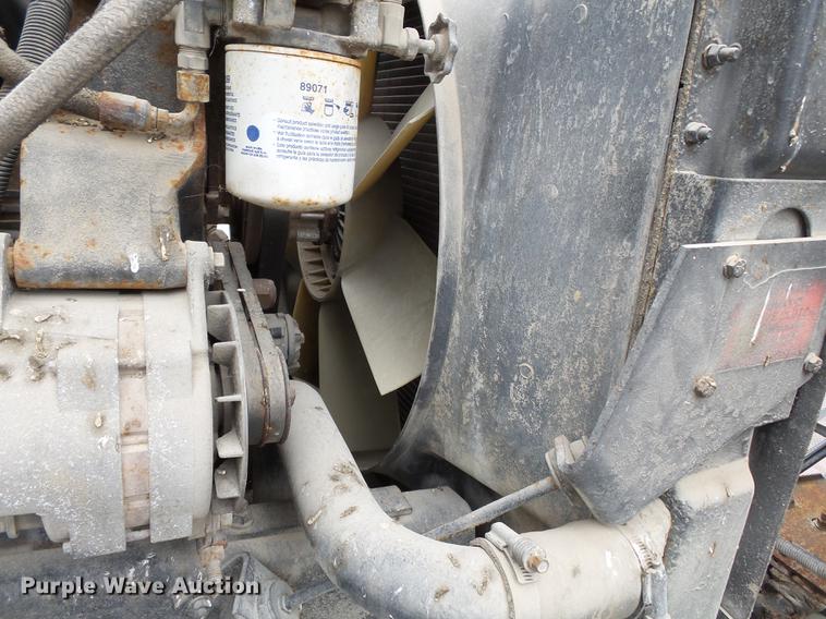 image for item DB7013 1994 International 9400 truck cab and chassis