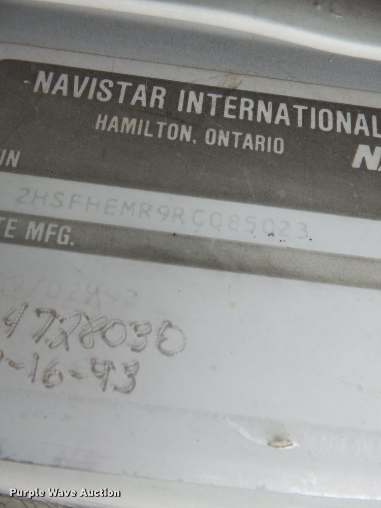 image for item DB7013 1994 International 9400 truck cab and chassis