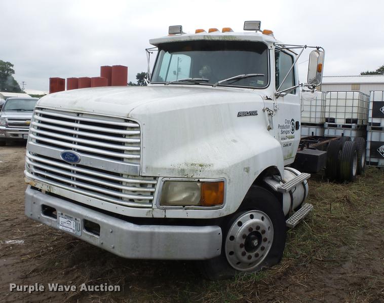 image for item DB7014 1992 Ford LTL9000 truck cab and chassis