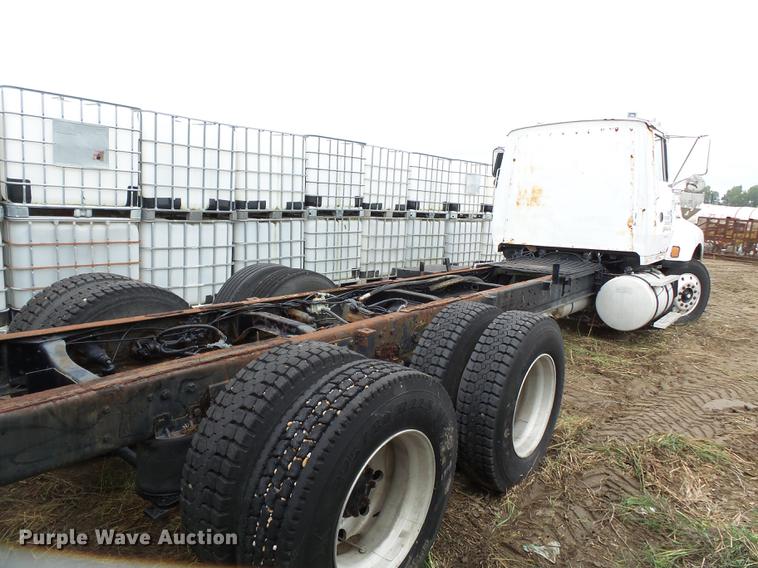 image for item DB7014 1992 Ford LTL9000 truck cab and chassis