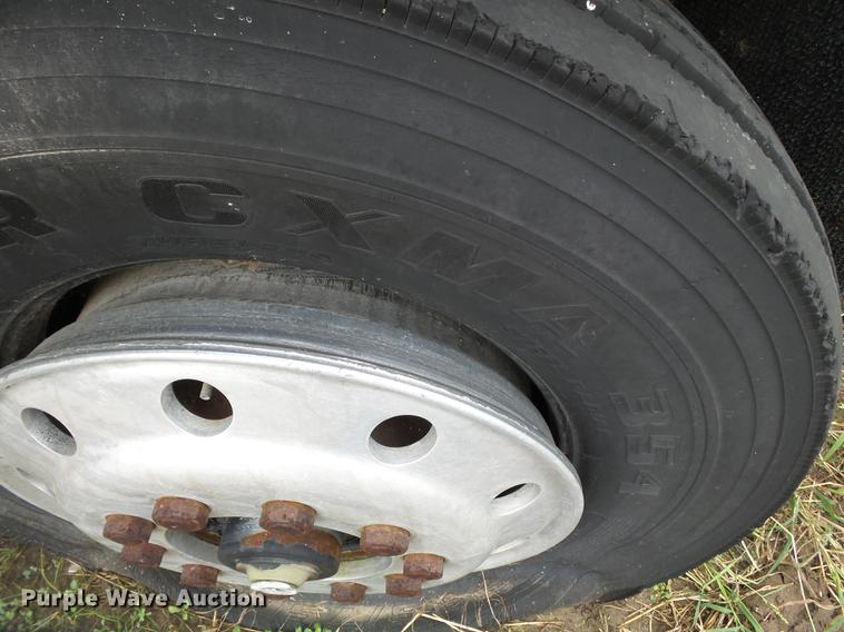 image for item DB7014 1992 Ford LTL9000 truck cab and chassis