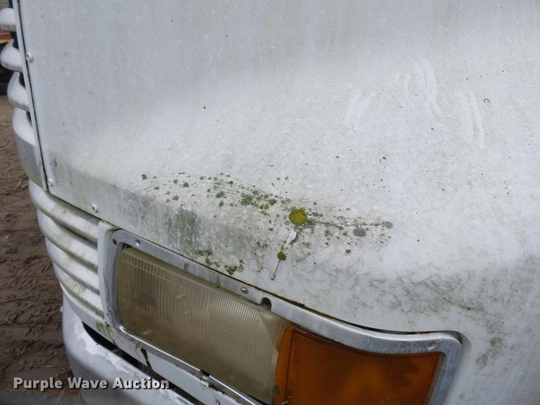 image for item DB7014 1992 Ford LTL9000 truck cab and chassis