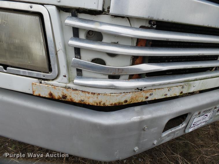 image for item DB7014 1992 Ford LTL9000 truck cab and chassis