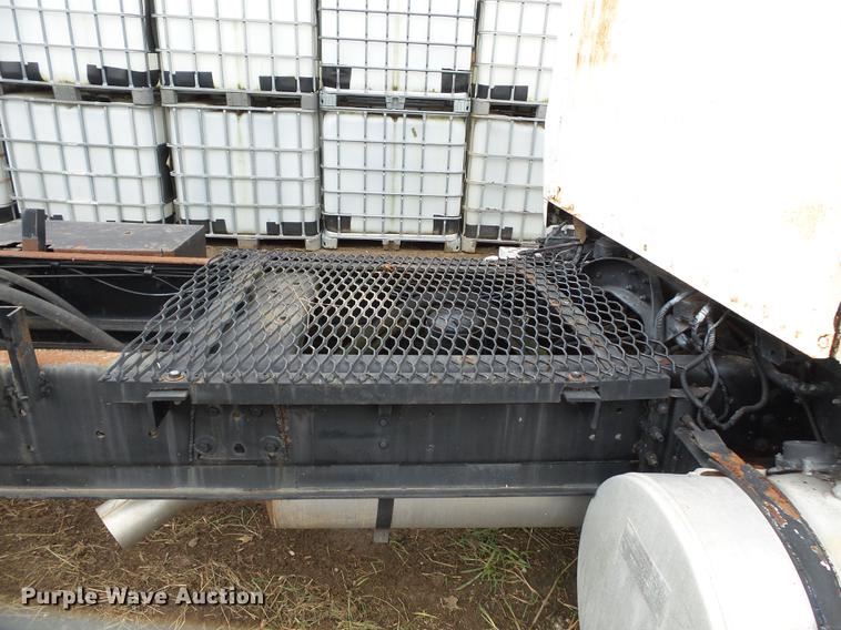 image for item DB7014 1992 Ford LTL9000 truck cab and chassis