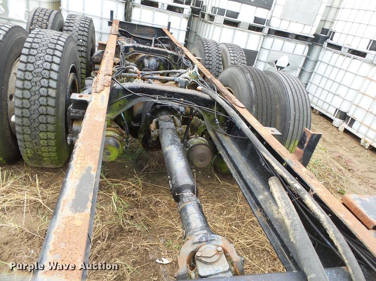 image for item DB7014 1992 Ford LTL9000 truck cab and chassis