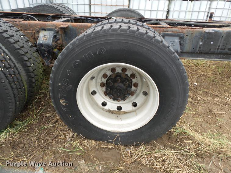 image for item DB7014 1992 Ford LTL9000 truck cab and chassis