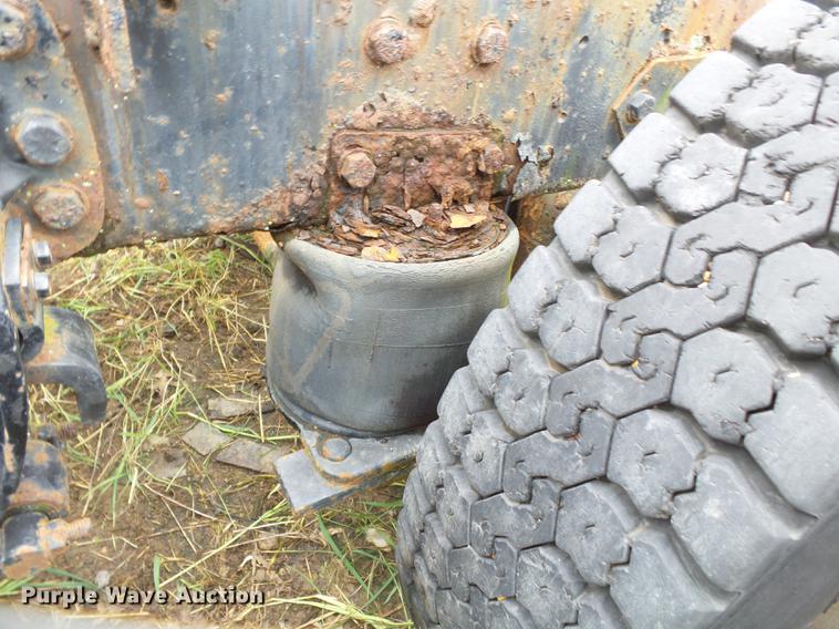 image for item DB7014 1992 Ford LTL9000 truck cab and chassis