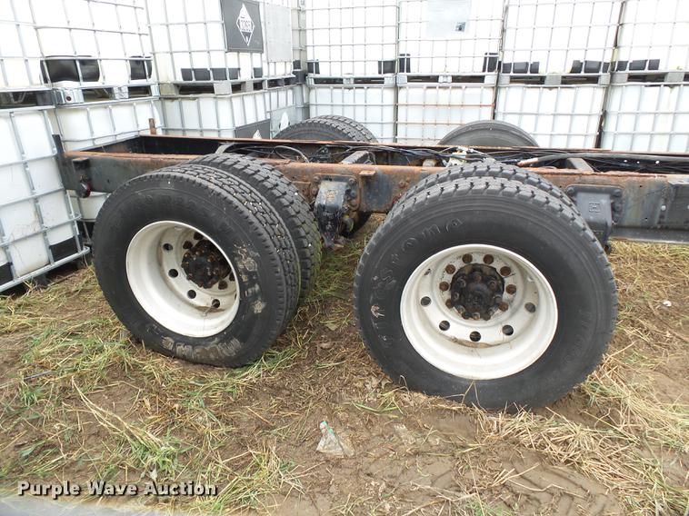 image for item DB7014 1992 Ford LTL9000 truck cab and chassis