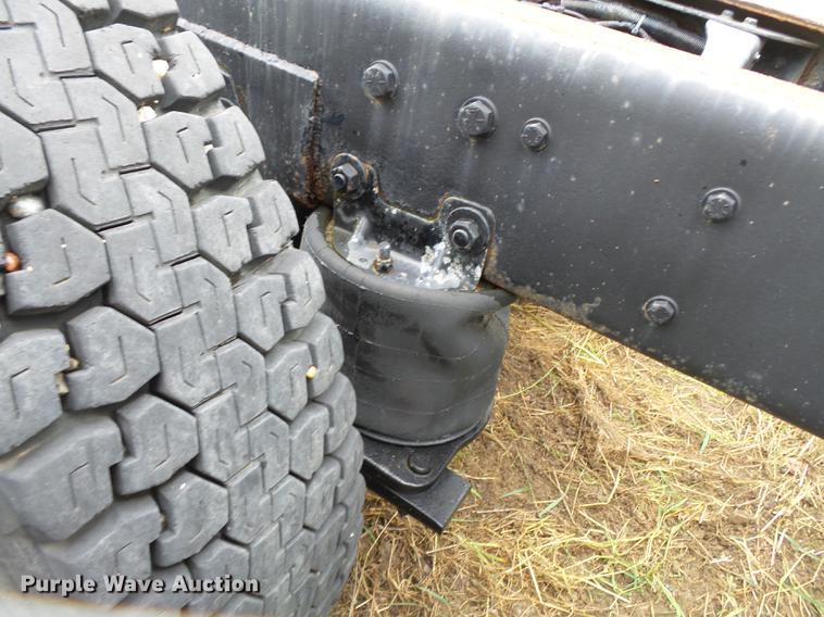 image for item DB7014 1992 Ford LTL9000 truck cab and chassis