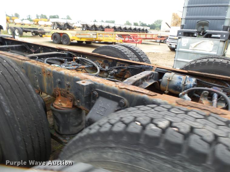 image for item DB7014 1992 Ford LTL9000 truck cab and chassis