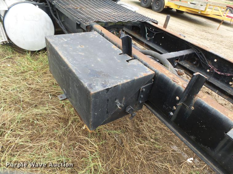 image for item DB7014 1992 Ford LTL9000 truck cab and chassis