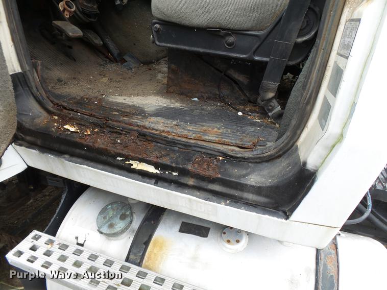 image for item DB7014 1992 Ford LTL9000 truck cab and chassis