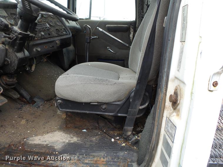 image for item DB7014 1992 Ford LTL9000 truck cab and chassis