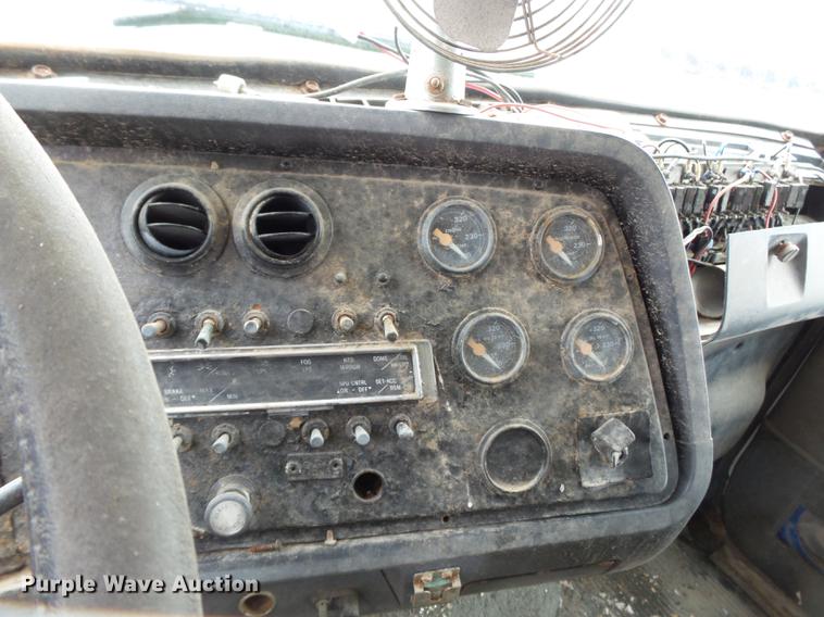 image for item DB7014 1992 Ford LTL9000 truck cab and chassis