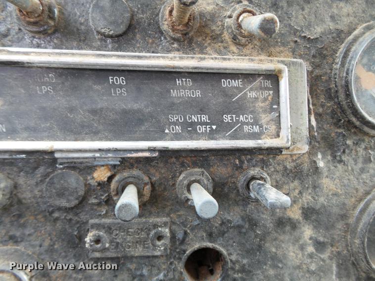 image for item DB7014 1992 Ford LTL9000 truck cab and chassis