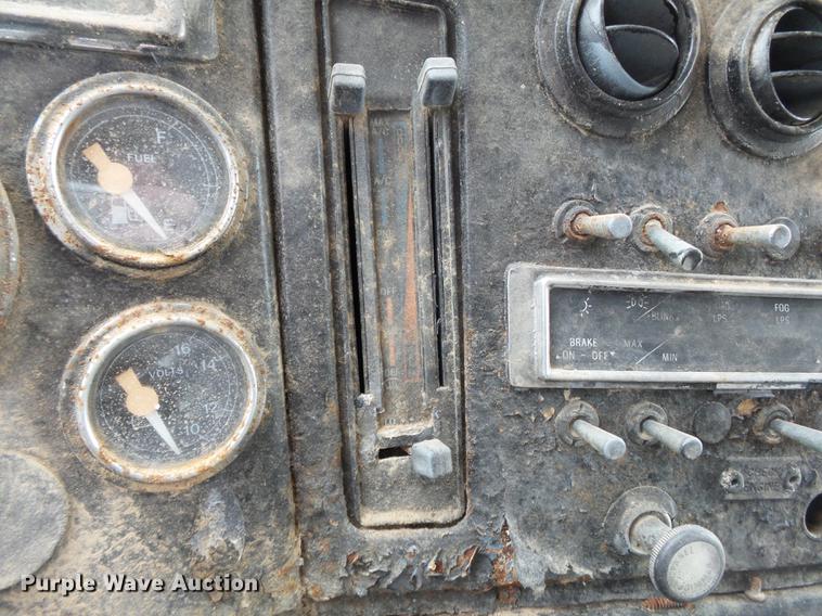 image for item DB7014 1992 Ford LTL9000 truck cab and chassis