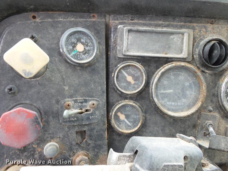 image for item DB7014 1992 Ford LTL9000 truck cab and chassis