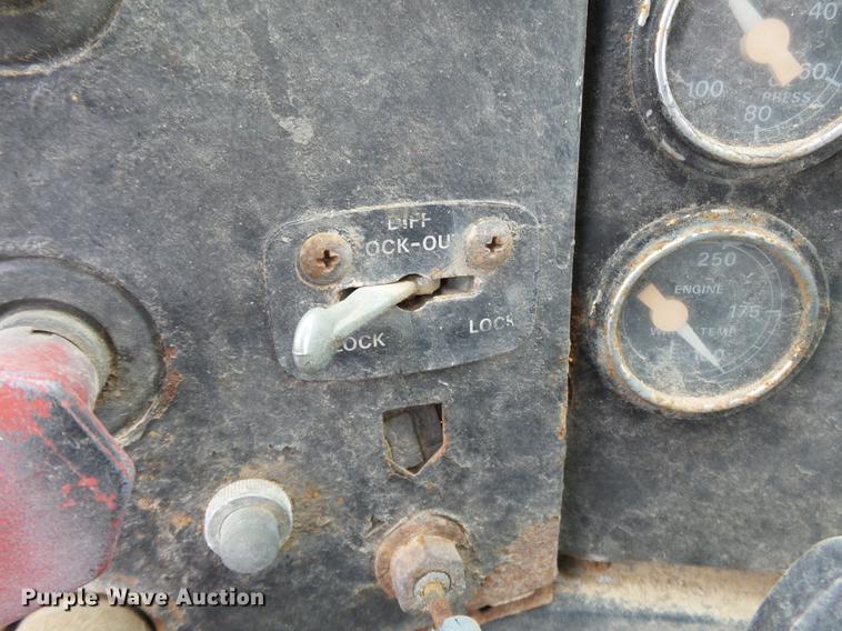 image for item DB7014 1992 Ford LTL9000 truck cab and chassis