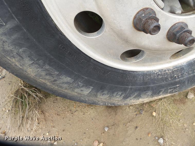 image for item DB7015 2005 Mack Vision CXN613 truck cab and chassis