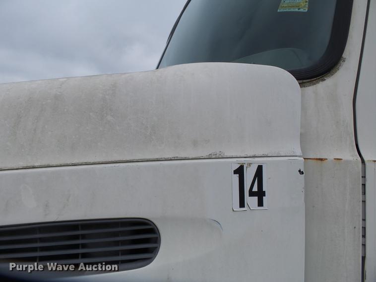 image for item DB7015 2005 Mack Vision CXN613 truck cab and chassis