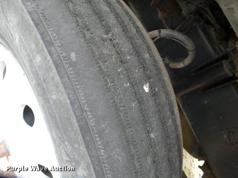 image for item DB7015 2005 Mack Vision CXN613 truck cab and chassis