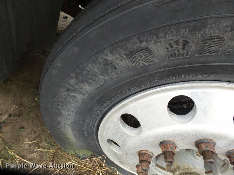 image for item DB7015 2005 Mack Vision CXN613 truck cab and chassis