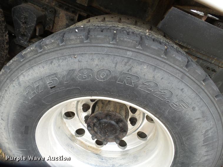 image for item DB7015 2005 Mack Vision CXN613 truck cab and chassis