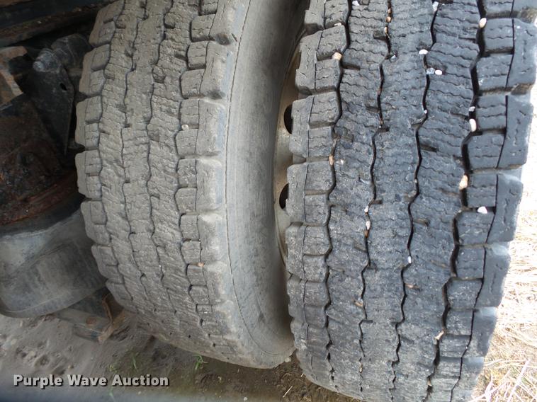 image for item DB7015 2005 Mack Vision CXN613 truck cab and chassis