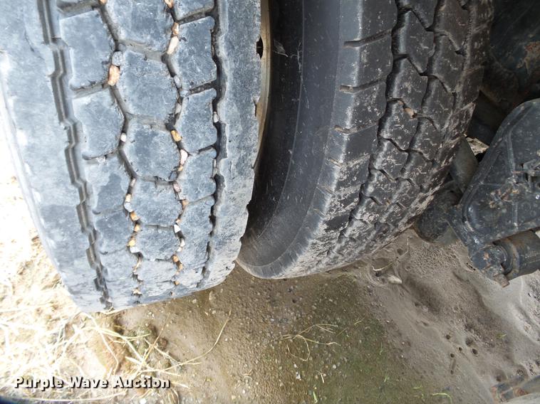 image for item DB7015 2005 Mack Vision CXN613 truck cab and chassis