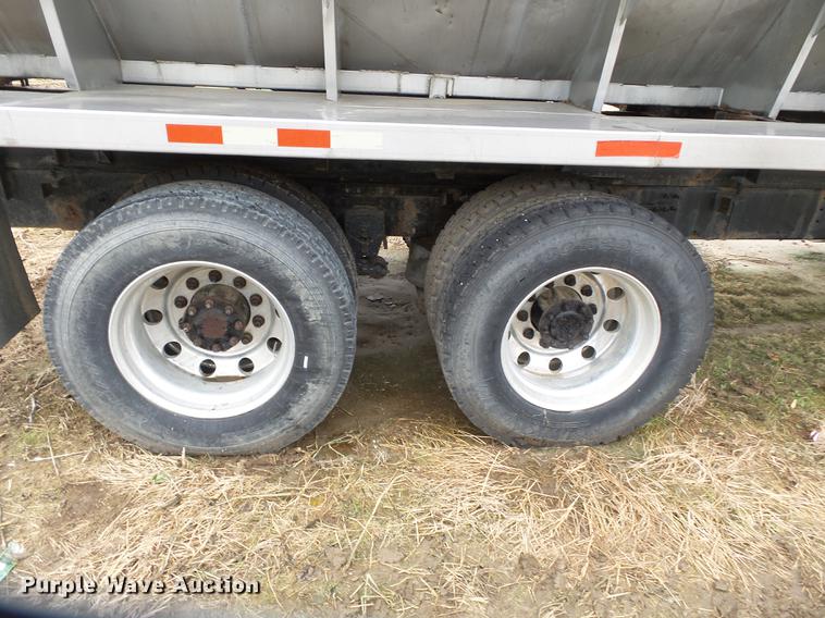 image for item DB7015 2005 Mack Vision CXN613 truck cab and chassis