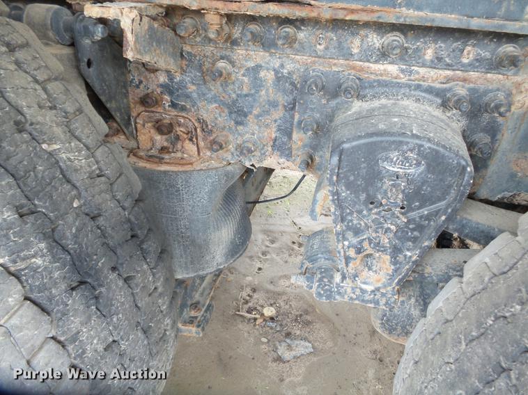 image for item DB7015 2005 Mack Vision CXN613 truck cab and chassis