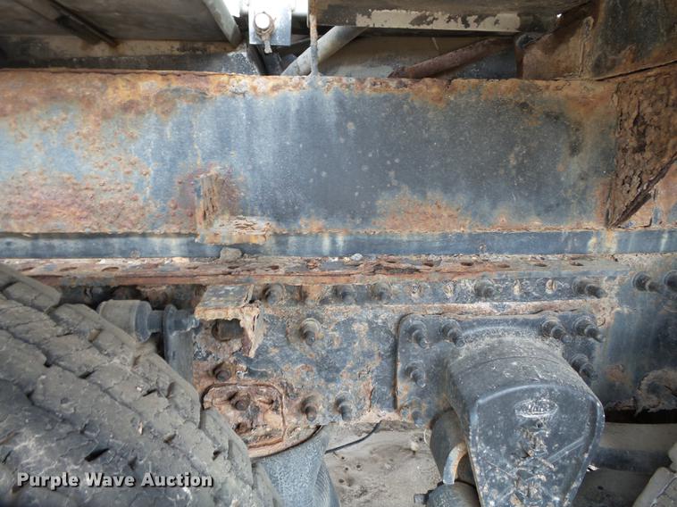 image for item DB7015 2005 Mack Vision CXN613 truck cab and chassis