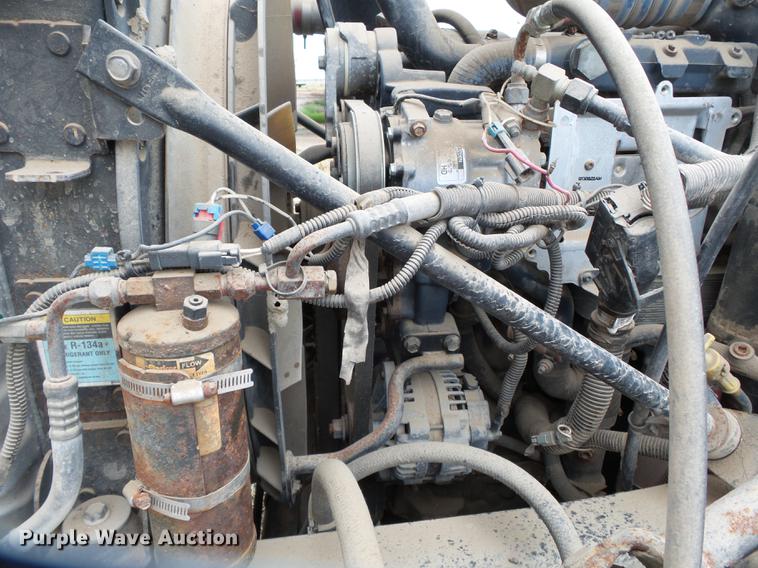 image for item DB7015 2005 Mack Vision CXN613 truck cab and chassis