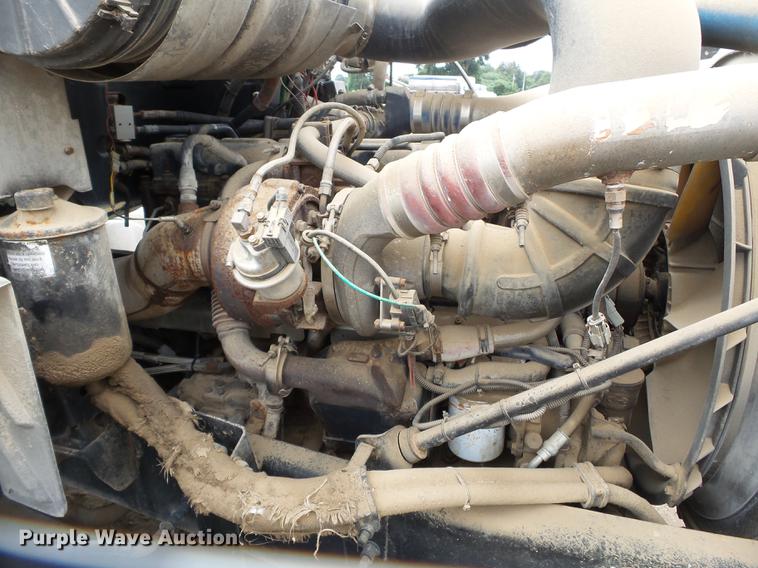 image for item DB7015 2005 Mack Vision CXN613 truck cab and chassis