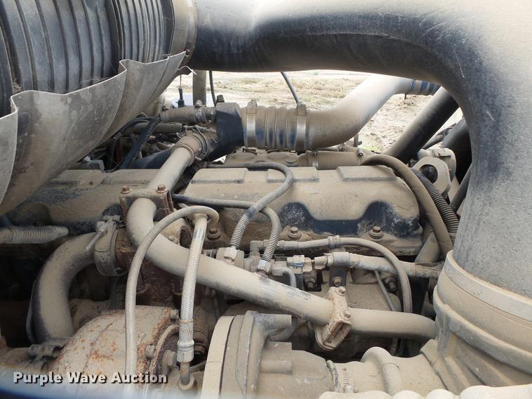 image for item DB7015 2005 Mack Vision CXN613 truck cab and chassis