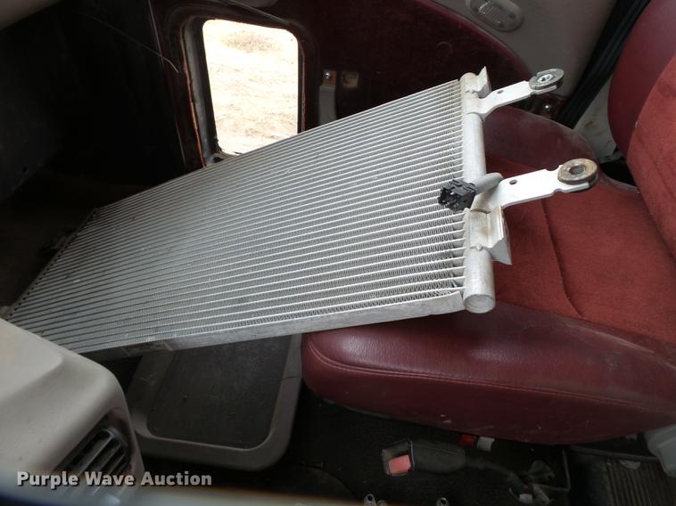 image for item DB7015 2005 Mack Vision CXN613 truck cab and chassis