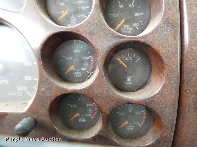 image for item DB7015 2005 Mack Vision CXN613 truck cab and chassis