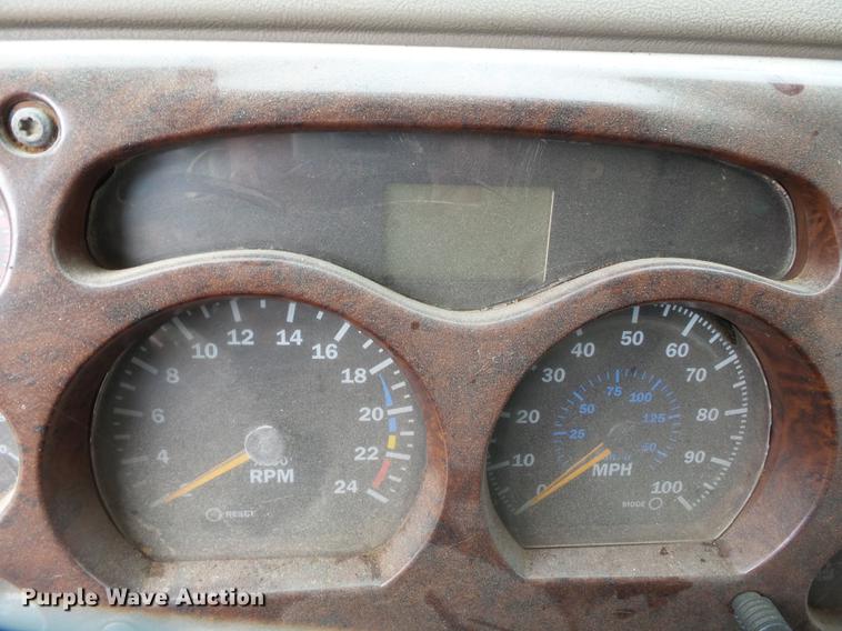 image for item DB7015 2005 Mack Vision CXN613 truck cab and chassis