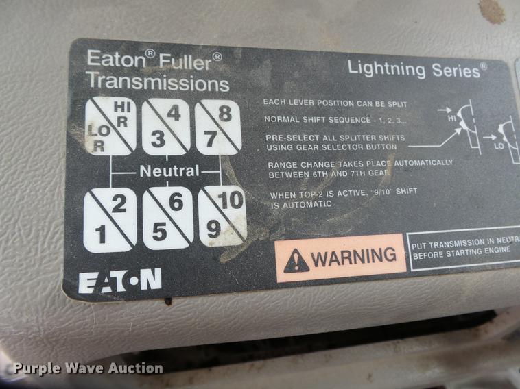 image for item DB7015 2005 Mack Vision CXN613 truck cab and chassis