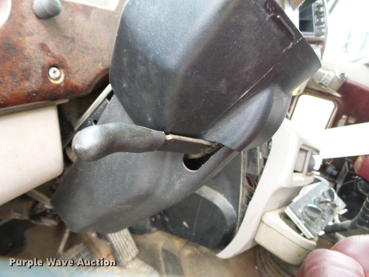 image for item DB7015 2005 Mack Vision CXN613 truck cab and chassis