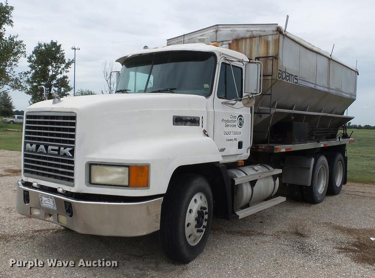 image for item DB7044 1999 Mack CH613 fertilizer tender truck