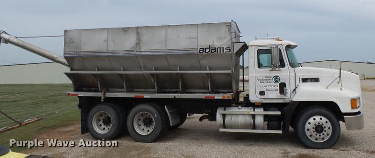 image for item DB7044 1999 Mack CH613 fertilizer tender truck