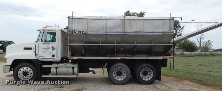 image for item DB7044 1999 Mack CH613 fertilizer tender truck