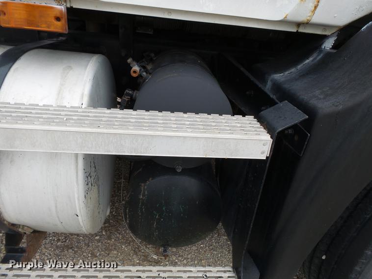 image for item DB7044 1999 Mack CH613 fertilizer tender truck