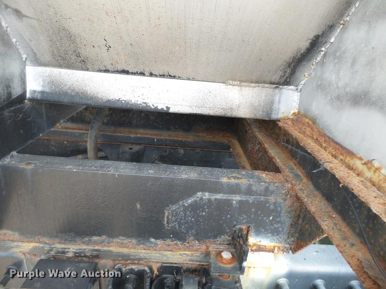 image for item DB7044 1999 Mack CH613 fertilizer tender truck