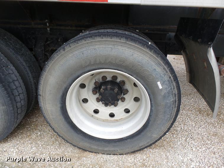 image for item DB7044 1999 Mack CH613 fertilizer tender truck