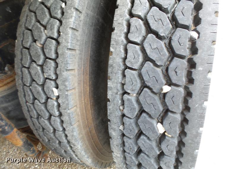 image for item DB7044 1999 Mack CH613 fertilizer tender truck