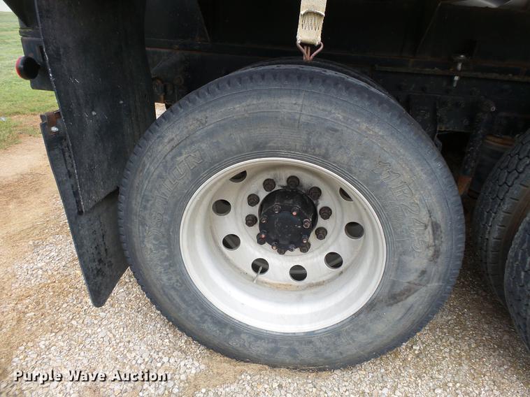 image for item DB7044 1999 Mack CH613 fertilizer tender truck