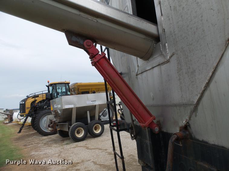 image for item DB7044 1999 Mack CH613 fertilizer tender truck